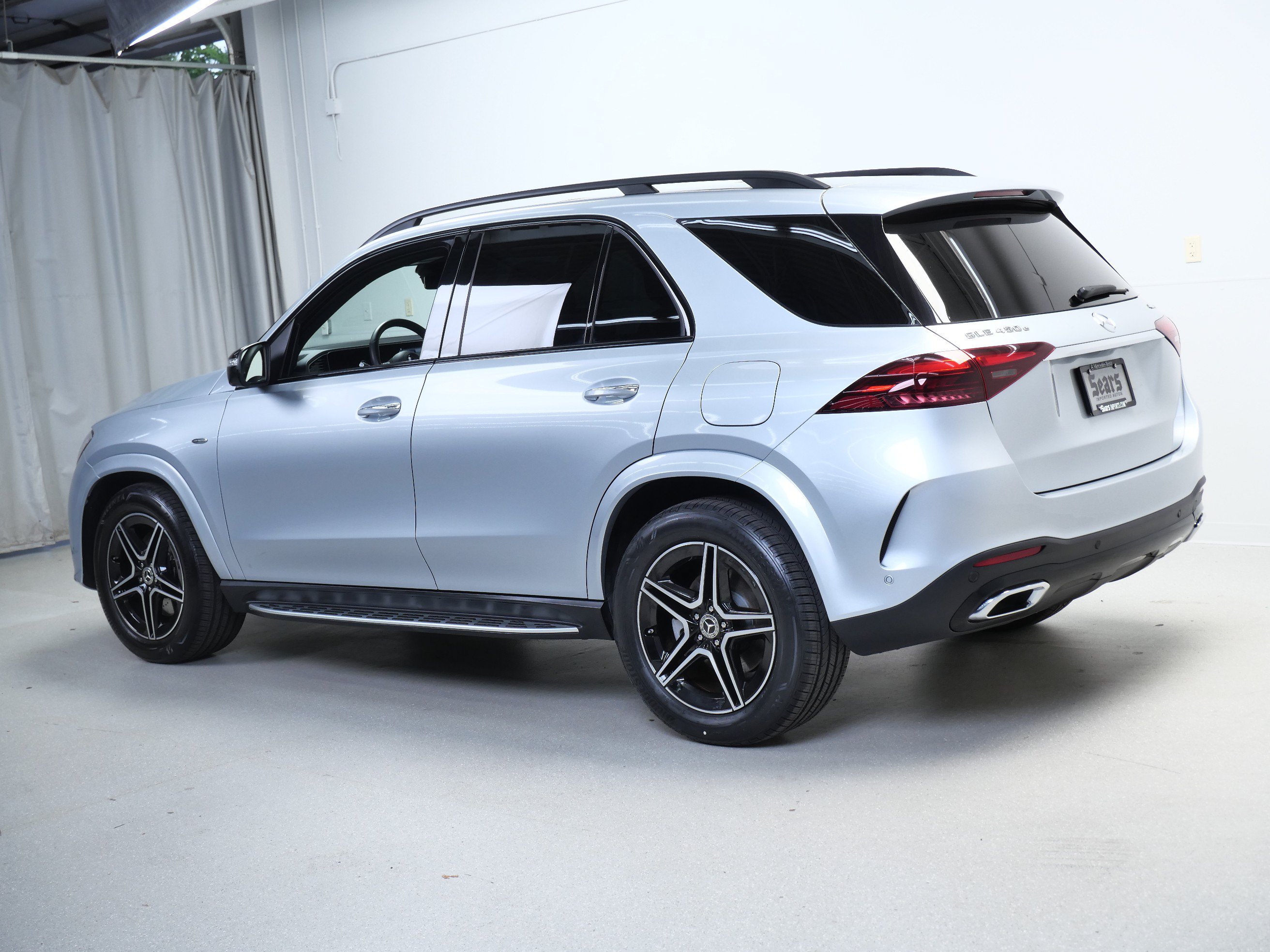 Certified 2025 Mercedes-Benz GLE 450e 4MATIC w/ AMG Line Exterior image 11