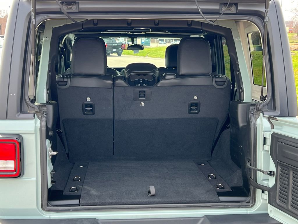 Used 2023 Jeep Wrangler Sport image 33