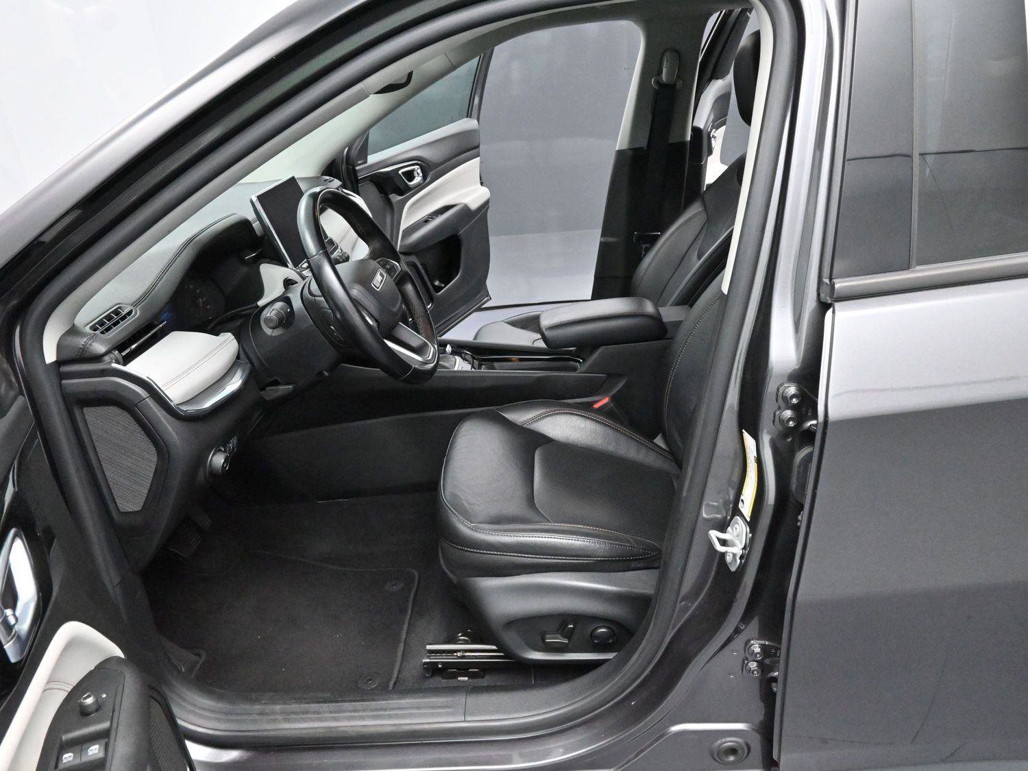 Used 2022 Jeep Compass Limited image 12