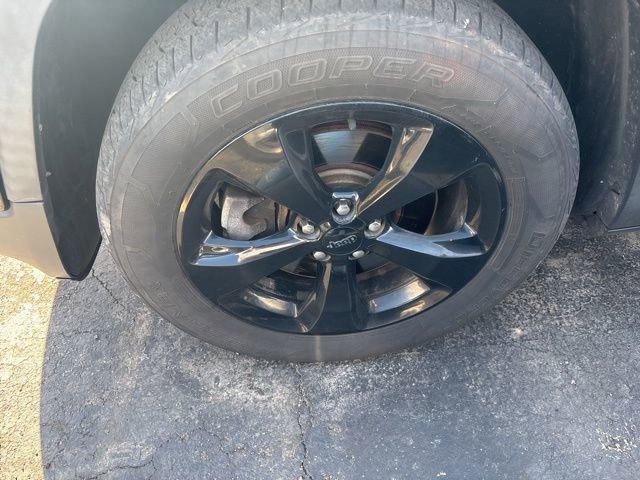 Used 2016 Jeep Cherokee Latitude w/ Cold Weather Group image 4