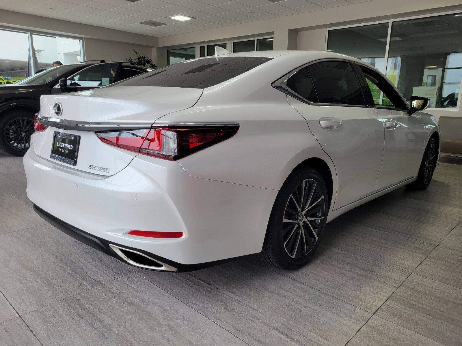 Certified 2024 Lexus ES 350 w/ Premium Package FWD image 6