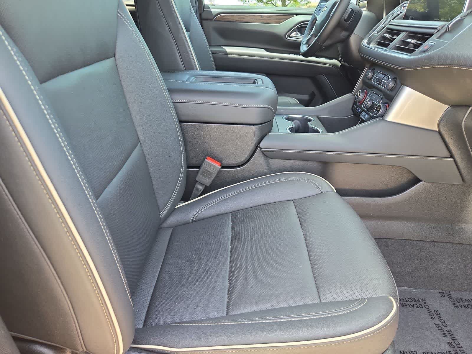 Used 2024 Chevrolet Tahoe Premier w/ Premium Package AWD/4WD image 21