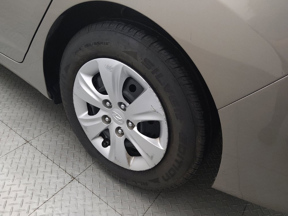 Used 2016 Hyundai Elantra SE FWD image 31