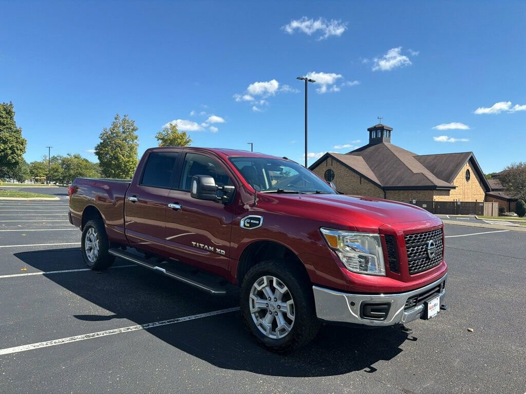 Used 2019 Nissan Titan SV w/ SV Convenience Package image 3