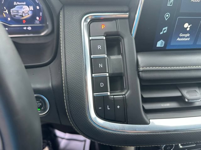 Used 2024 Chevrolet Tahoe Premier AWD/4WD image 29