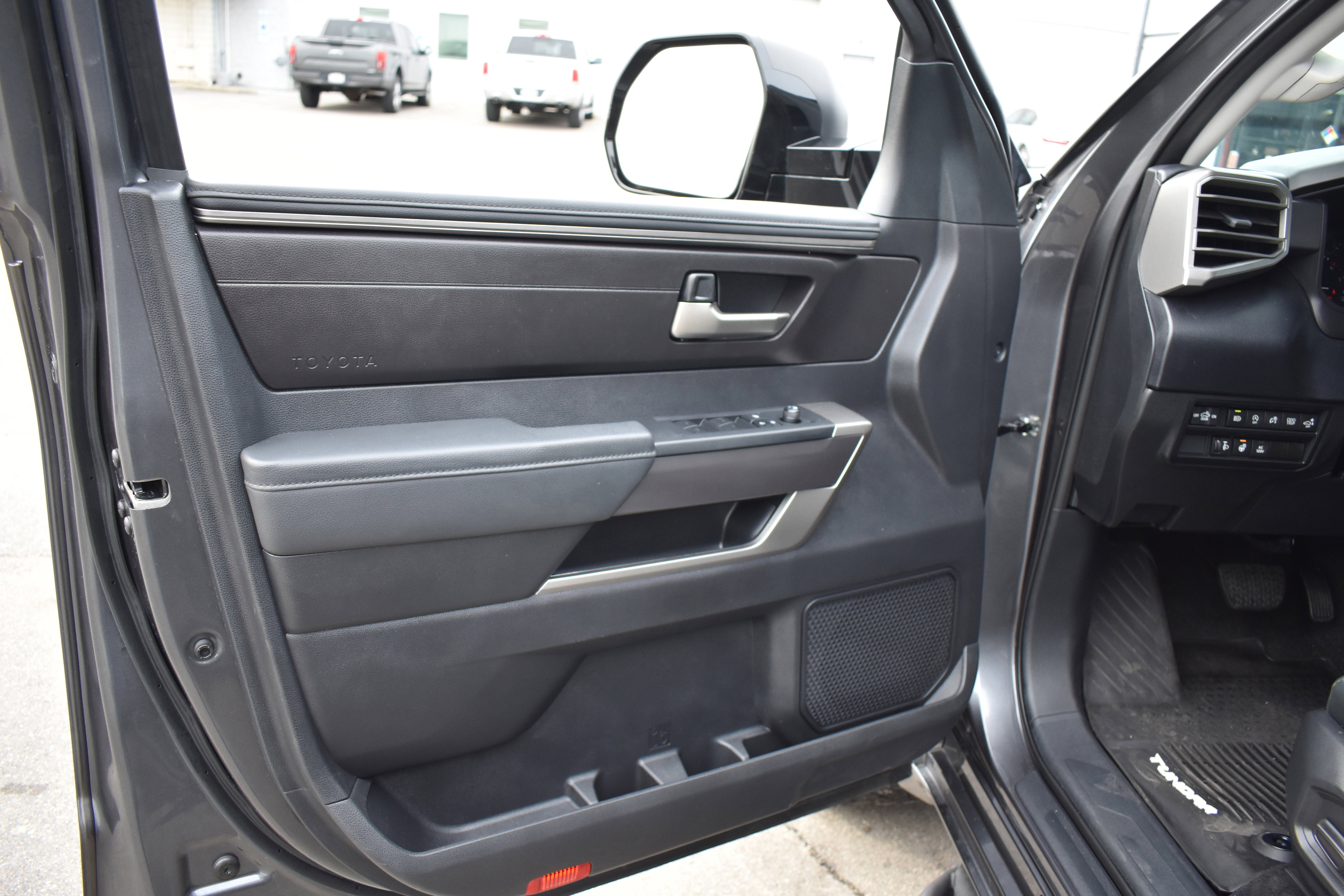 Used 2023 Toyota Tundra SR5 w/ SR5 Premium Package image 23