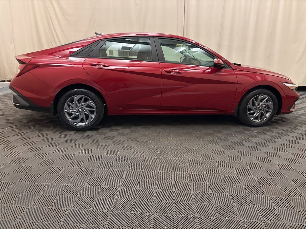 Certified 2024 Hyundai Elantra SEL image 4
