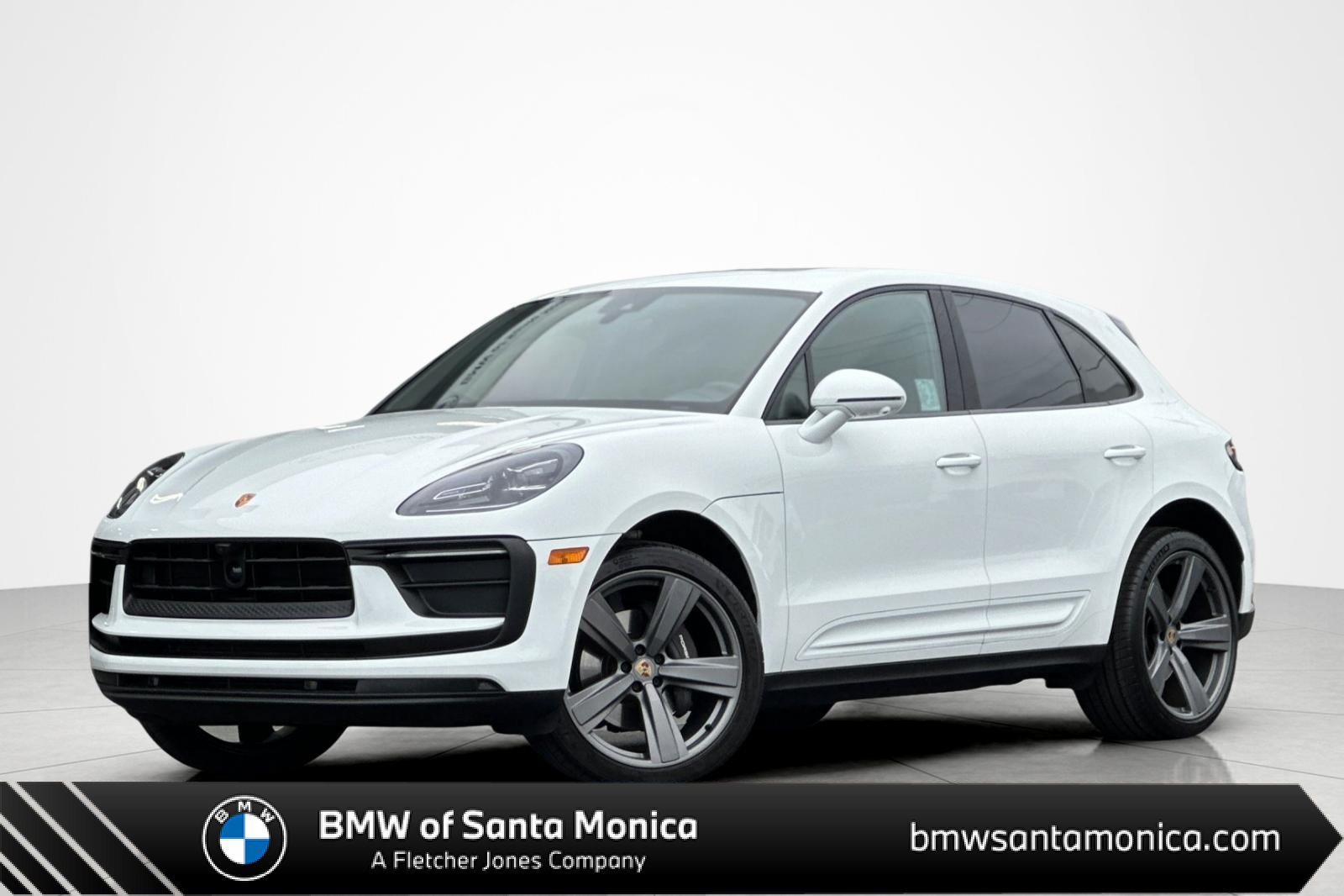 Used 2023 Porsche Macan AWD/4WD image 1