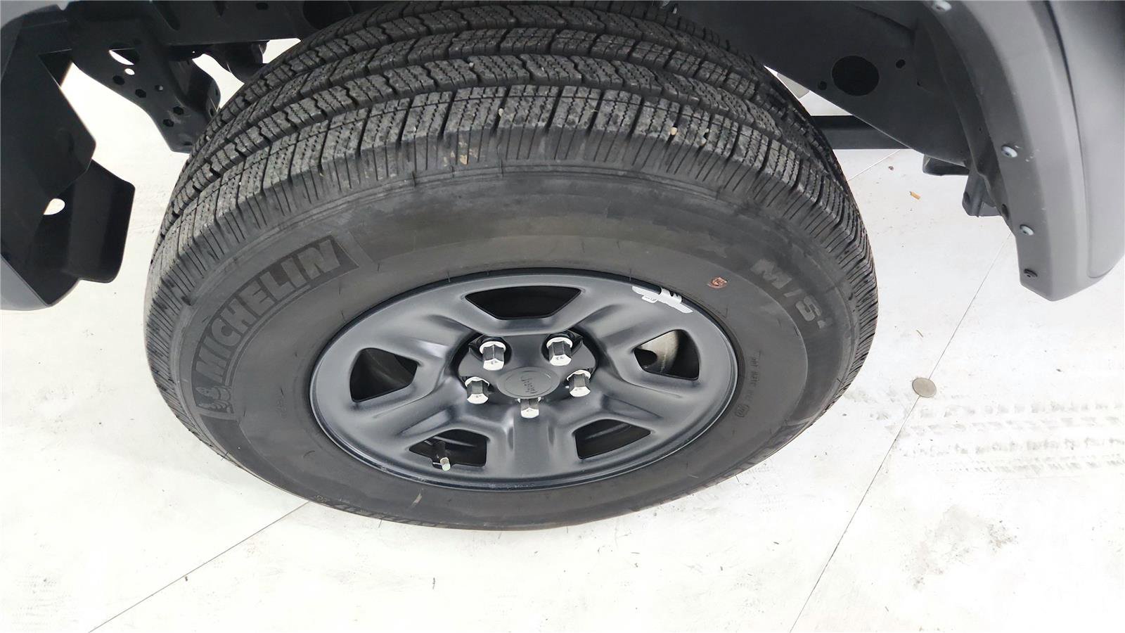 Used 2022 Jeep Wrangler Sport image 15