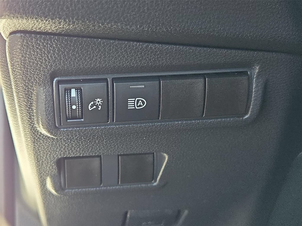 Used 2024 Toyota Corolla Cross LE FWD image 10