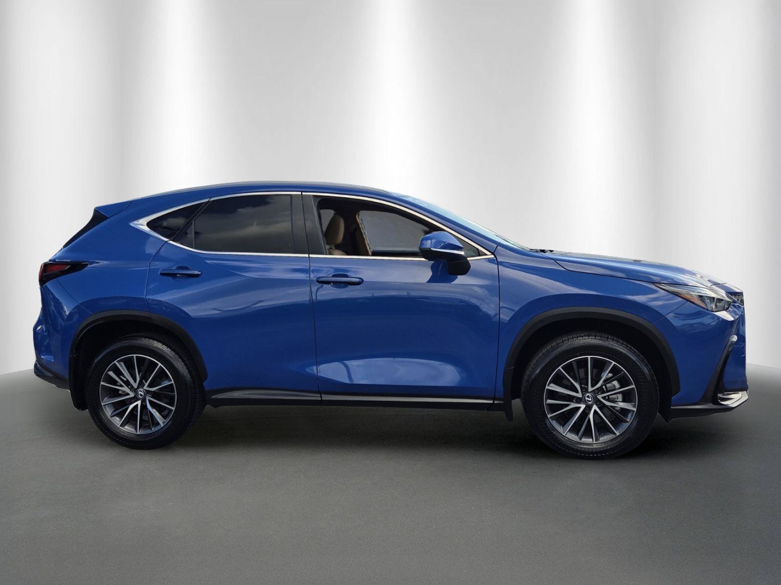 Used 2025 Lexus NX 250 FWD w/ Towing Package (2000 Lbs) image 8