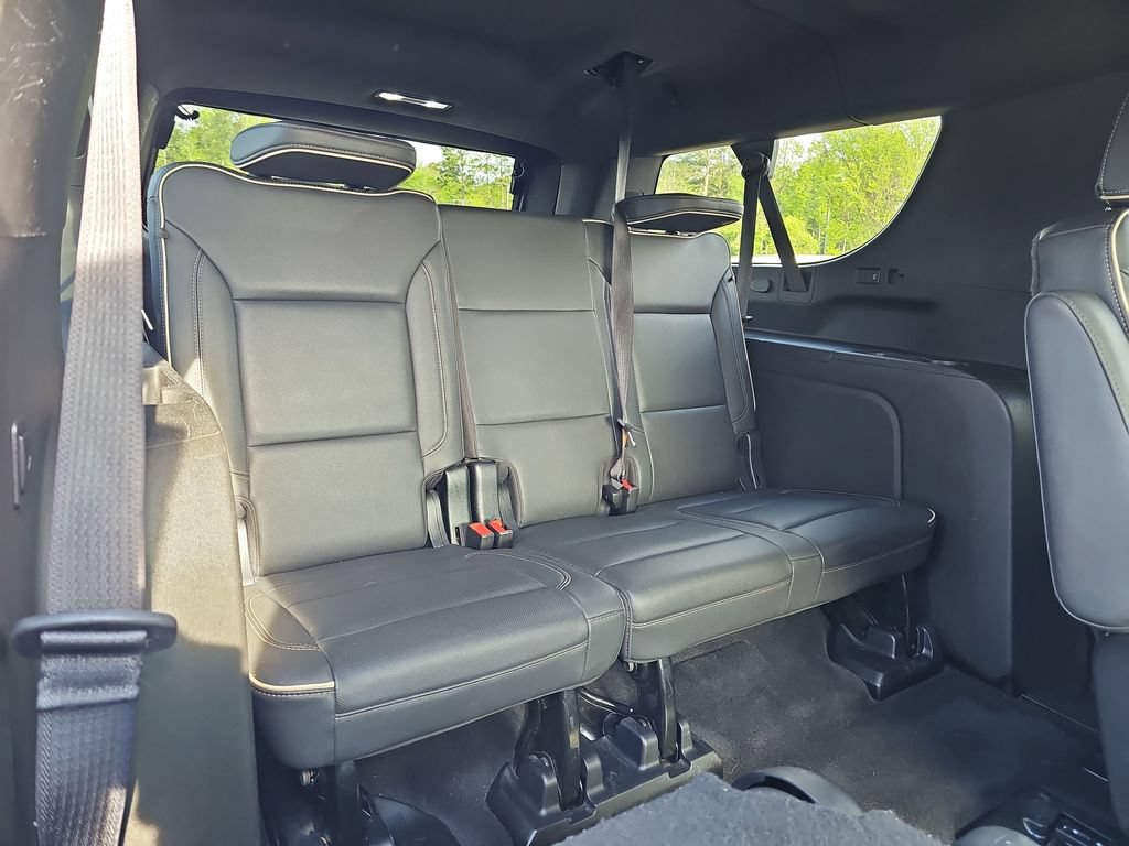 Used 2022 Chevrolet Suburban Premier RWD image 16