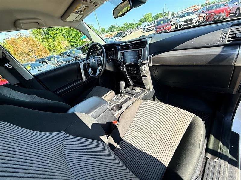 Used 2022 Toyota 4Runner SR5 AWD/4WD image 20