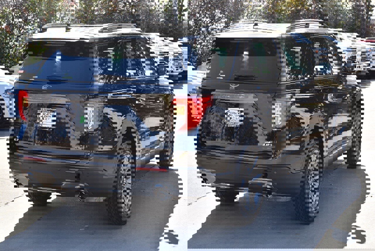 Used 2023 Ford Explorer XLT w/ Equipment Group 202A image 8