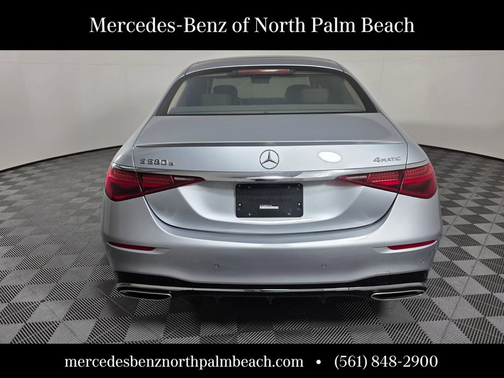 Used 2024 Mercedes-Benz S 580e 4MATIC Sedan image 5