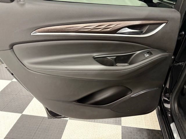 Used 2023 Buick Enclave Avenir w/ Avenir Technology Package AWD/4WD image 19