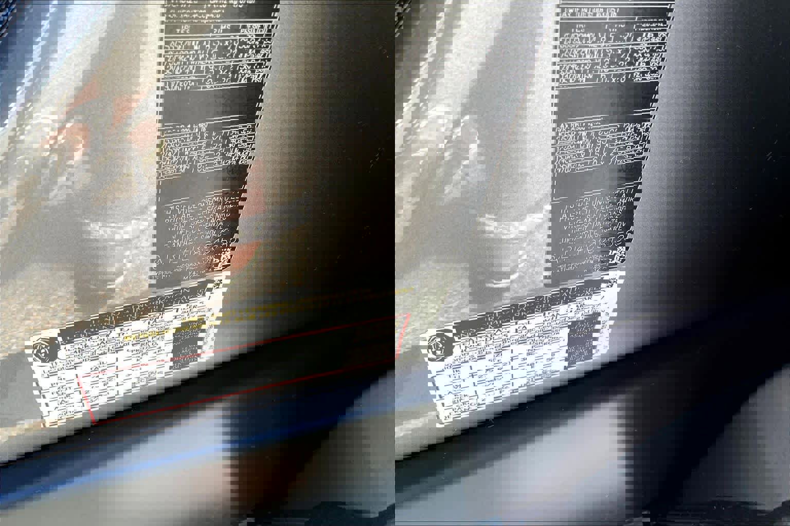 Used 2025 Land Rover Discovery Dynamic SE image 30