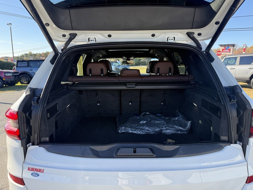 Used 2023 BMW X5 xDrive45e w/ Executive Package image 5