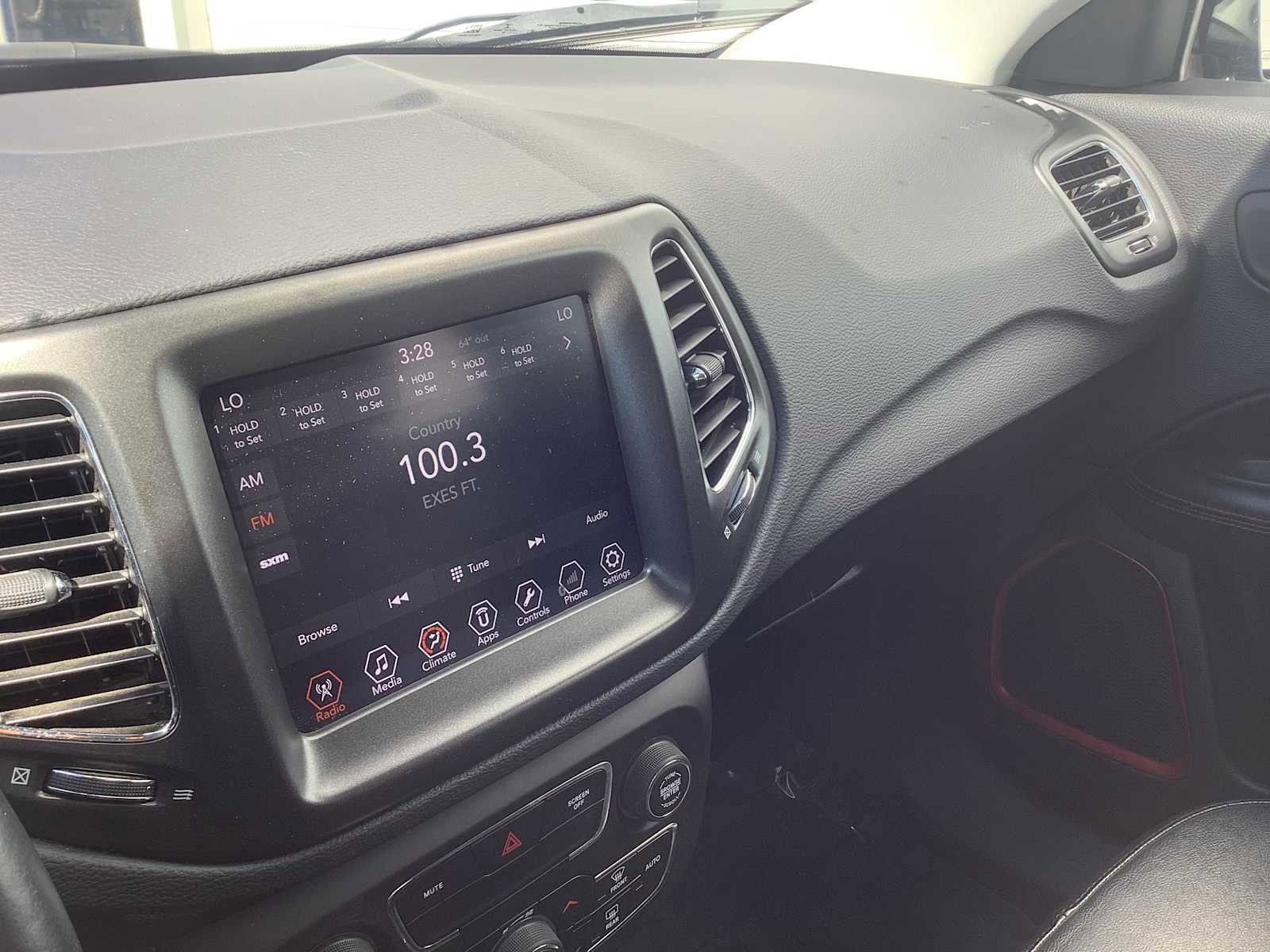 Used 2018 Jeep Compass Trailhawk w/ Cold Weather Group AWD/4WD image 17