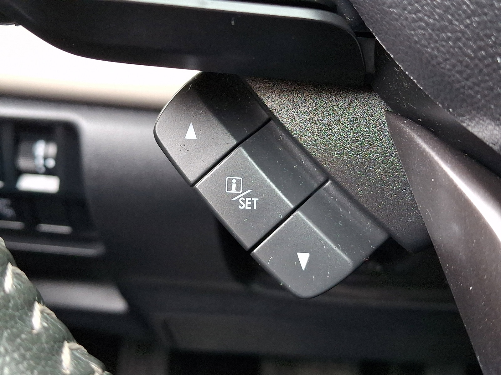 Used 2023 Subaru Forester Limited image 25