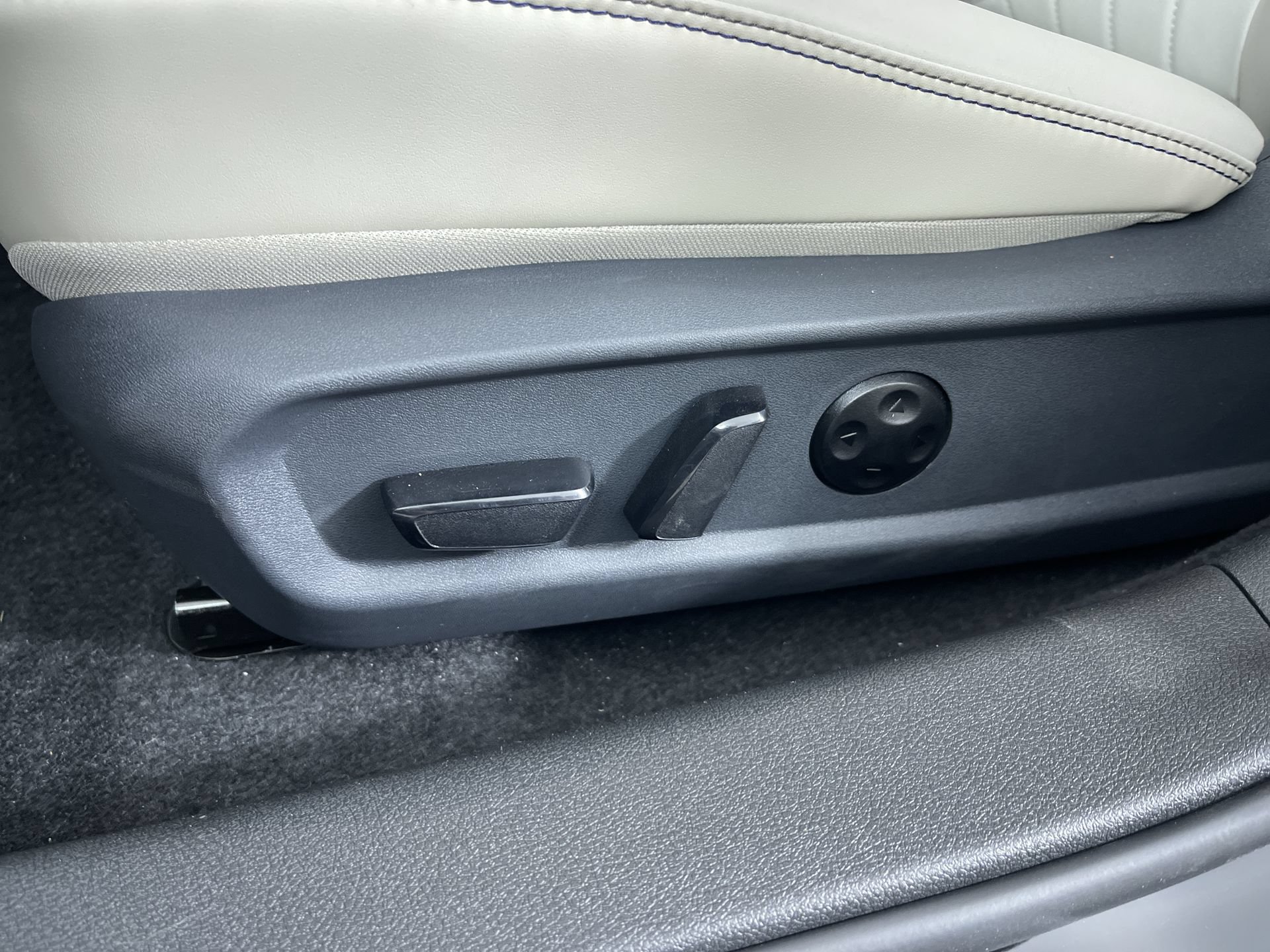 New 2026 Nissan Sentra SL w/ Floor Mat Package FWD image 13