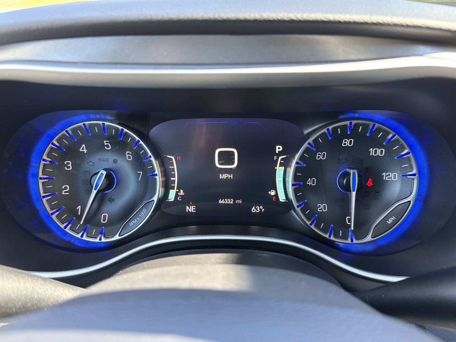 Used 2024 Chrysler Pacifica Touring-L FWD image 18