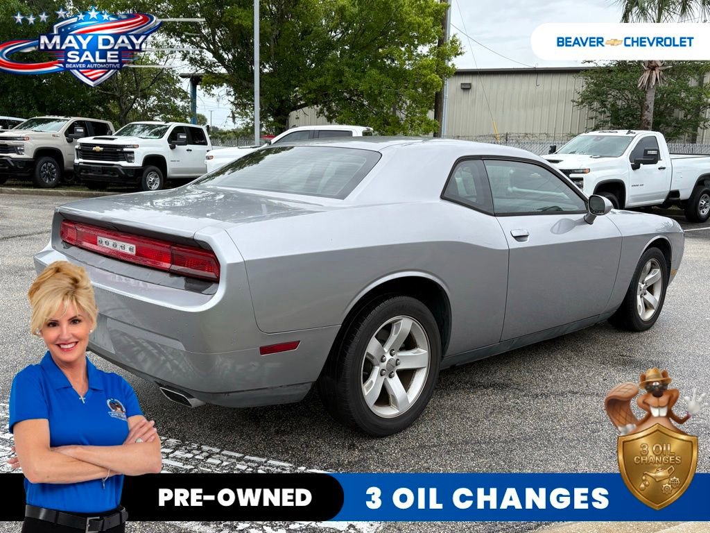 Used 2013 Dodge Challenger SXT RWD image 6