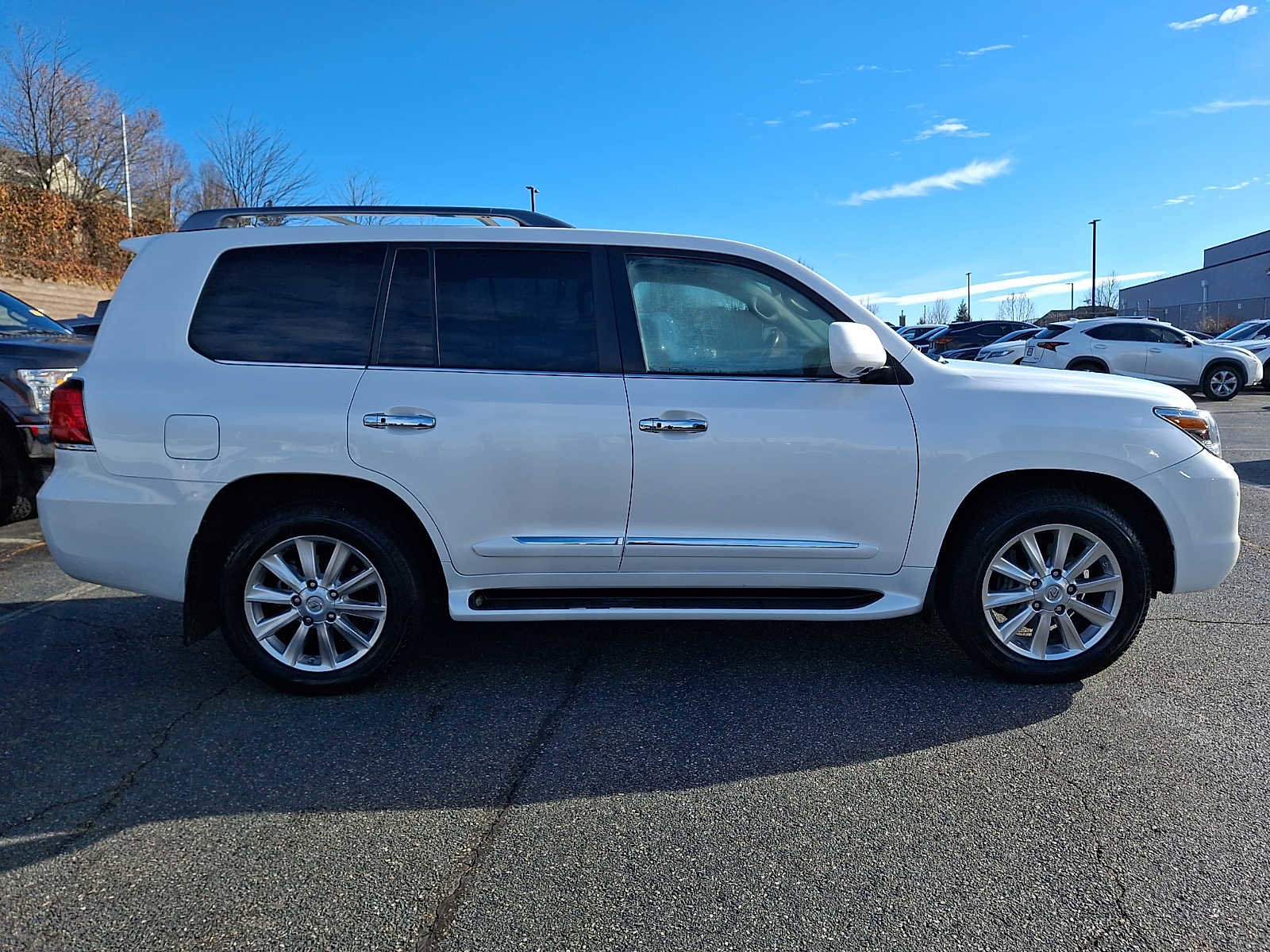Used 2011 Lexus LX 570 4WD image 4