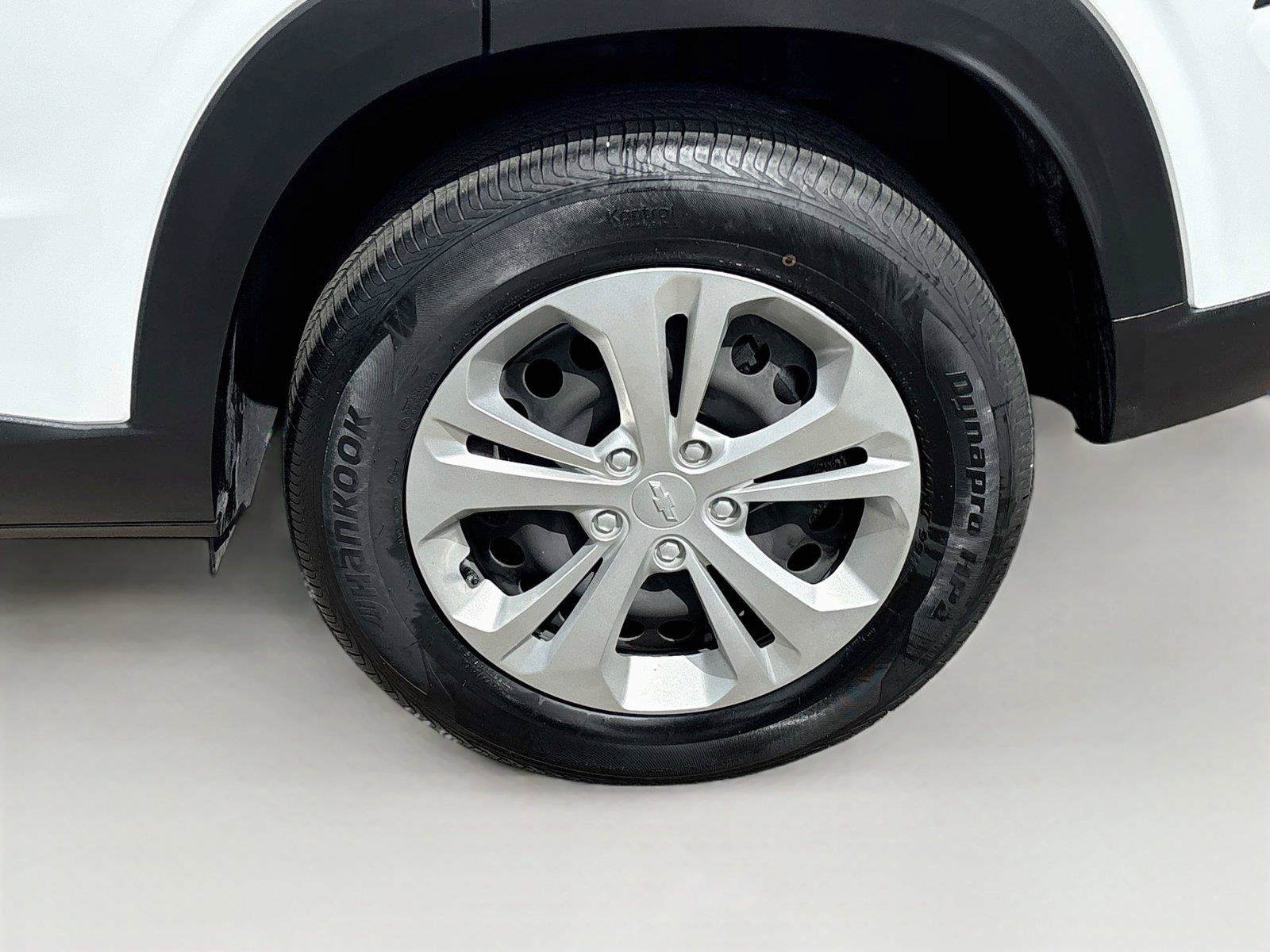 Used 2025 Chevrolet Trax LS FWD image 28
