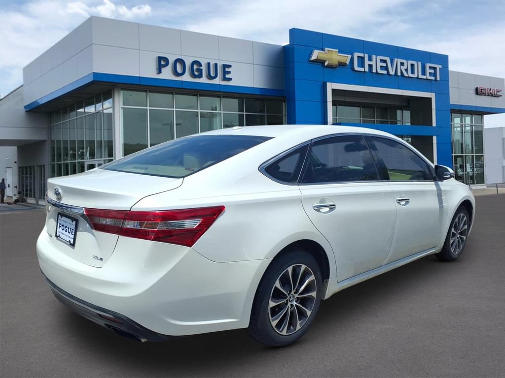 Used 2016 Toyota Avalon XLE Plus FWD image 2