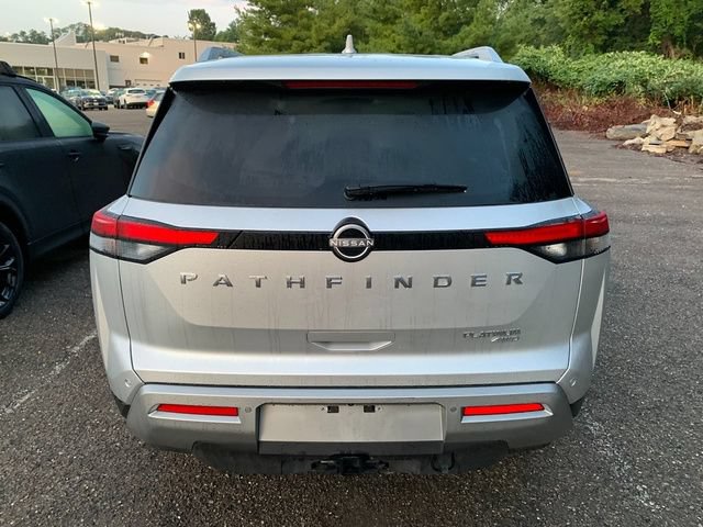 Used 2024 Nissan Pathfinder Platinum AWD/4WD image 3