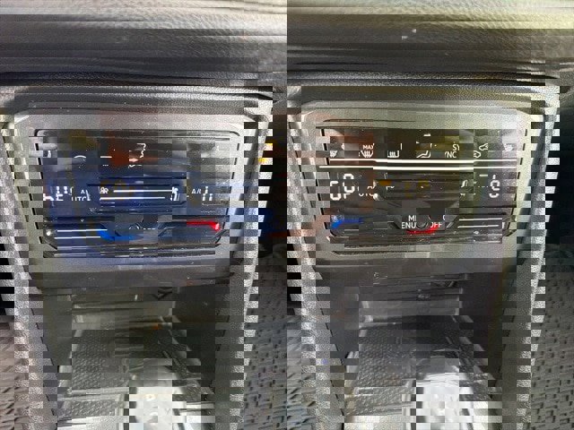 Certified 2023 Volkswagen Tiguan SE w/ Panoramic Sunroof Package image 22