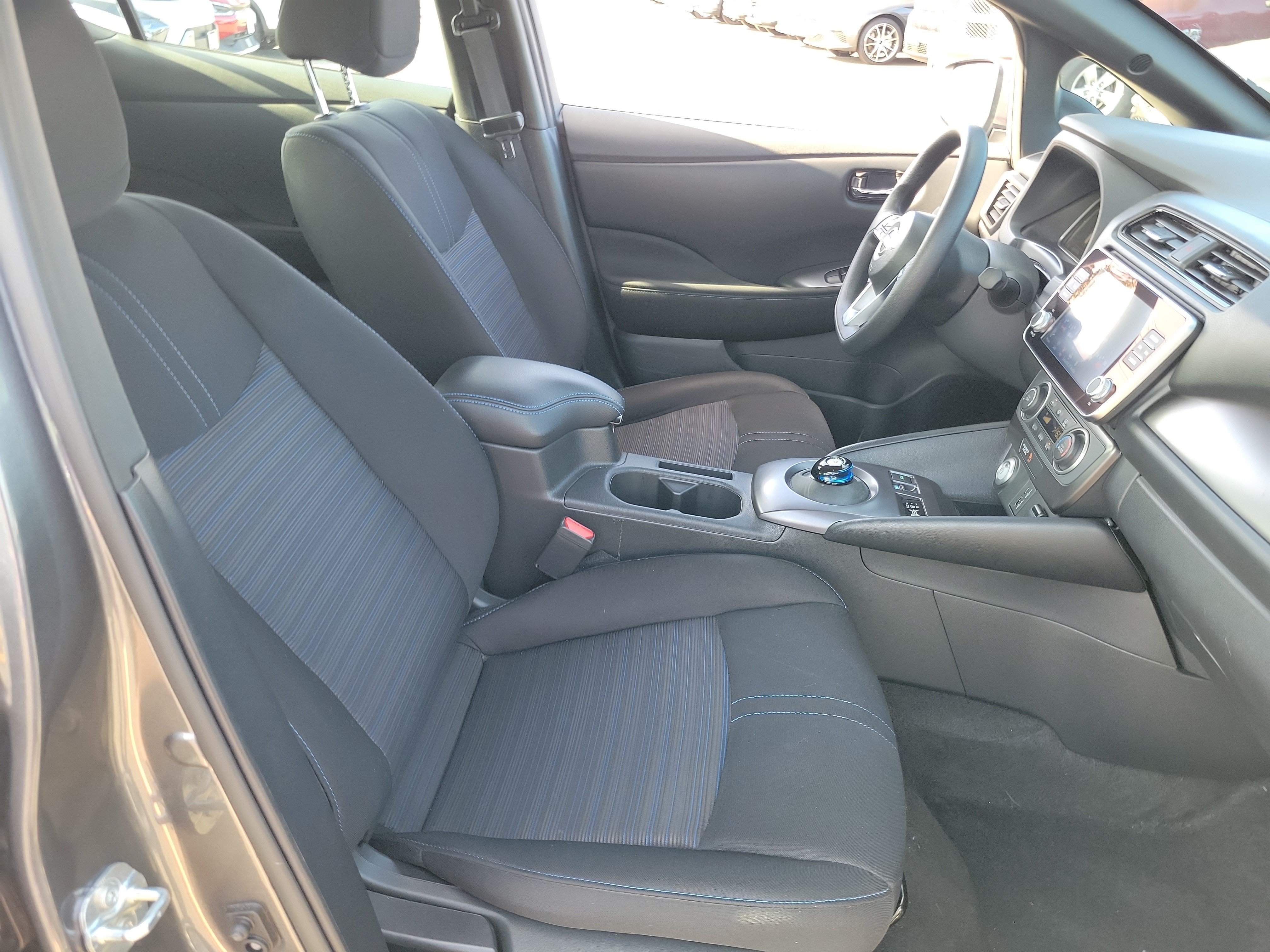 Used 2025 Nissan Leaf S FWD image 21