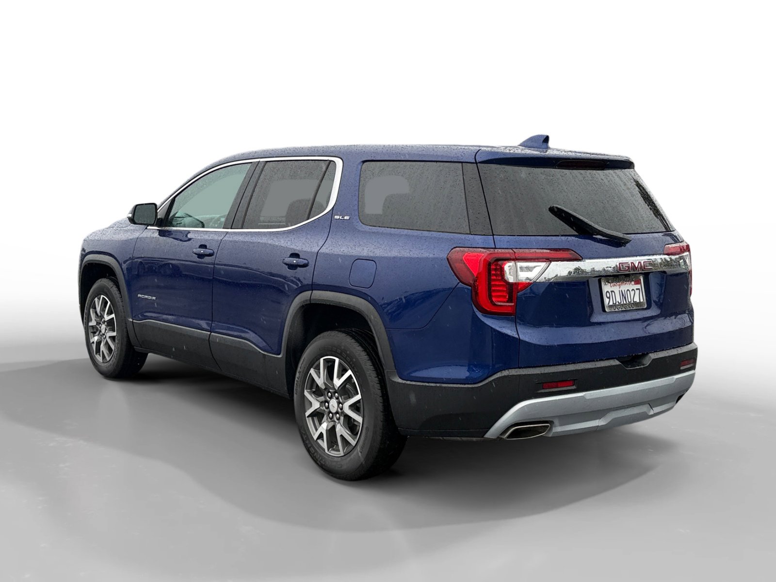 Used 2023 GMC Acadia SLE image 3