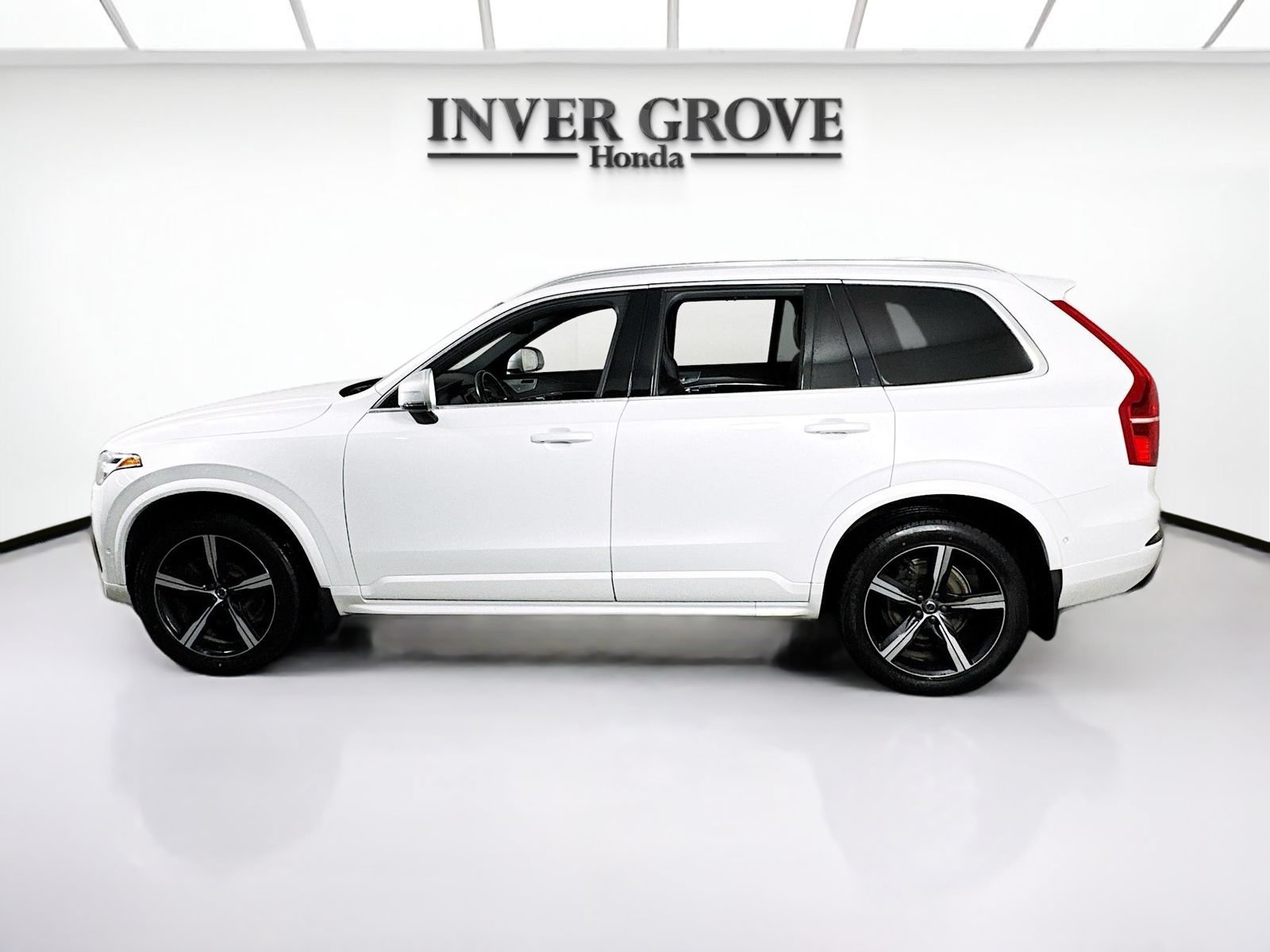 Used 2019 Volvo XC90 T6 R-Design w/ Advanced Package AWD/4WD image 8