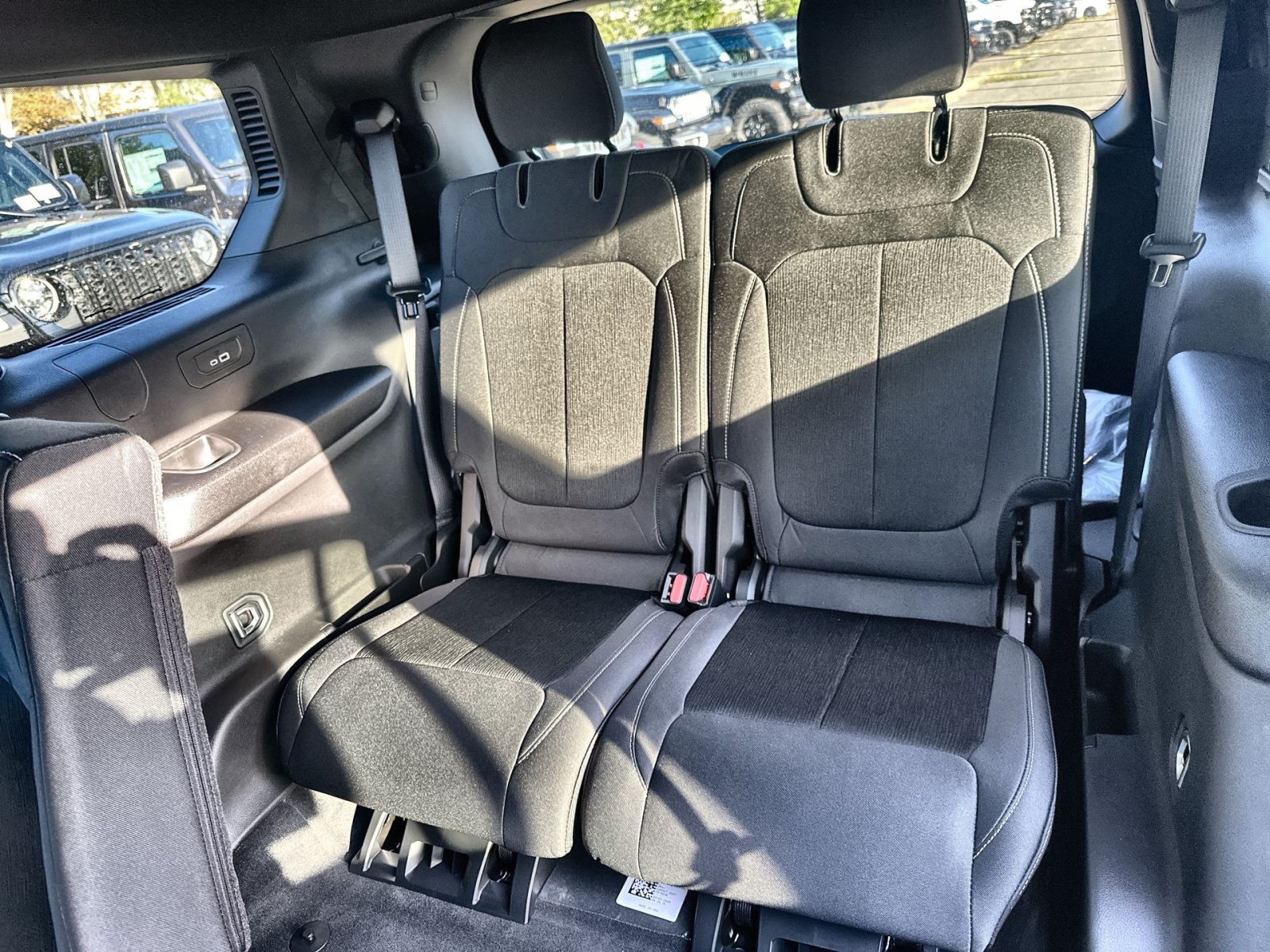 New 2025 Jeep Grand Cherokee L Laredo w/ Luxury Tech Group I AWD/4WD image 25