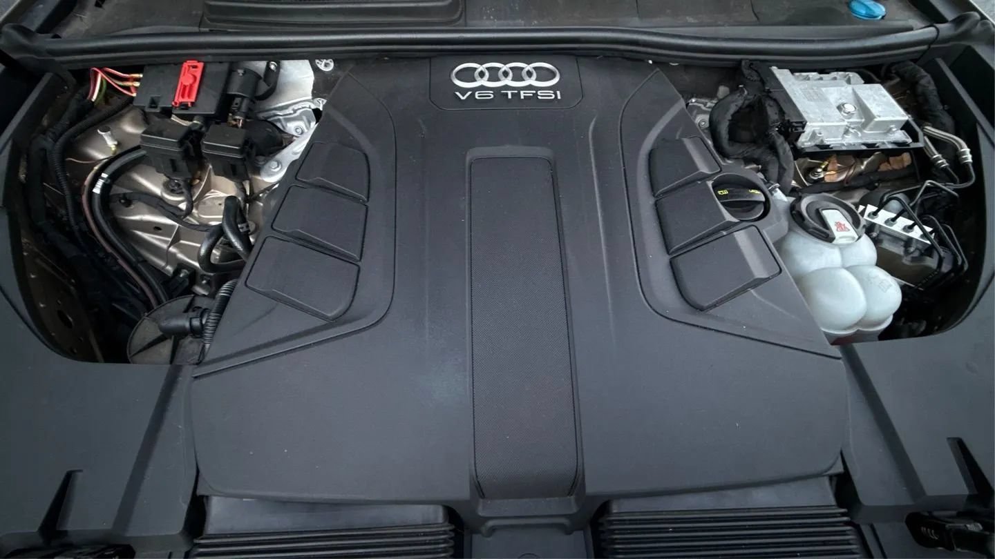 Used 2019 Audi Q7 3.0T Premium w/ Cold Weather Package AWD/4WD image 9