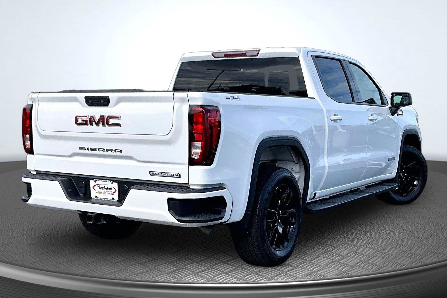 Used 2024 GMC Sierra 1500 Elevation AWD/4WD image 2