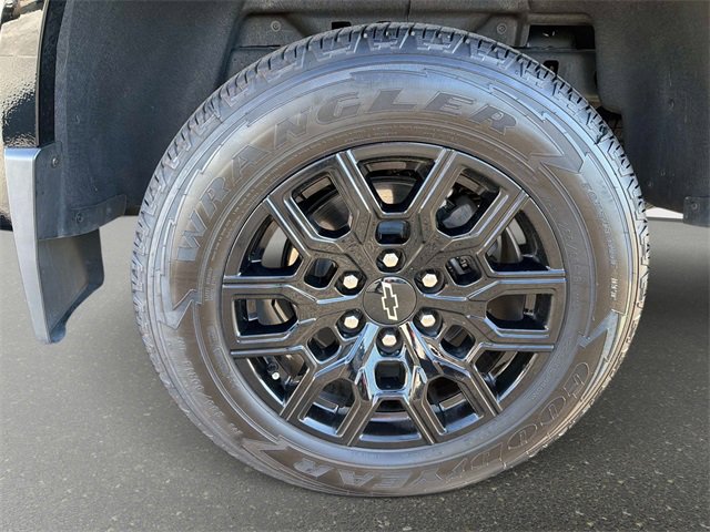 Used 2025 Chevrolet Colorado W/T w/ WT Custom Package image 10