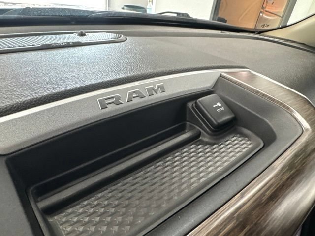 Used 2019 RAM 1500 Laramie AWD/4WD image 41