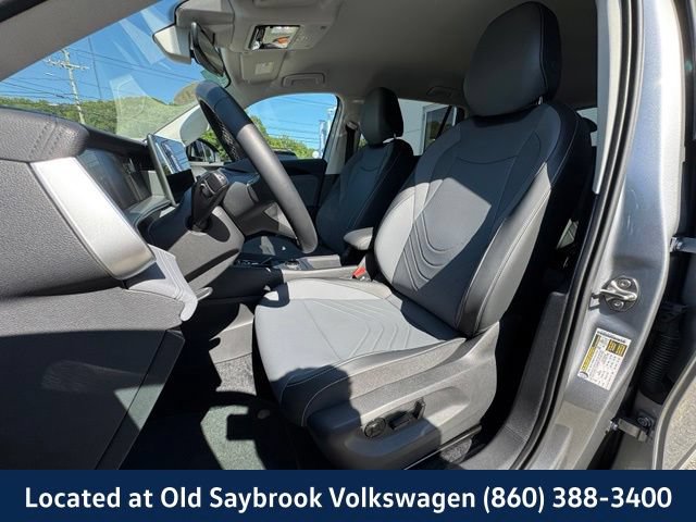 Used 2025 Volkswagen Tiguan SE AWD/4WD image 30