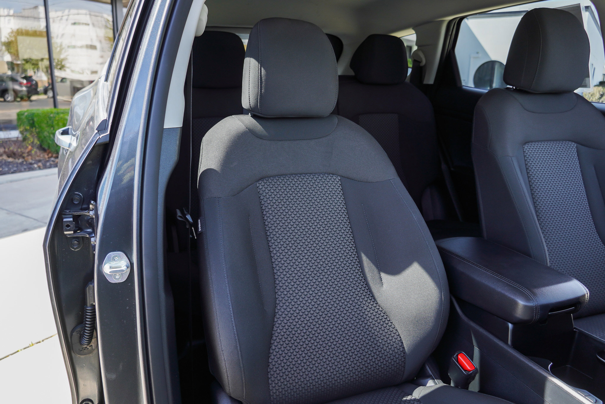 Used 2025 Kia Sportage LX image 23