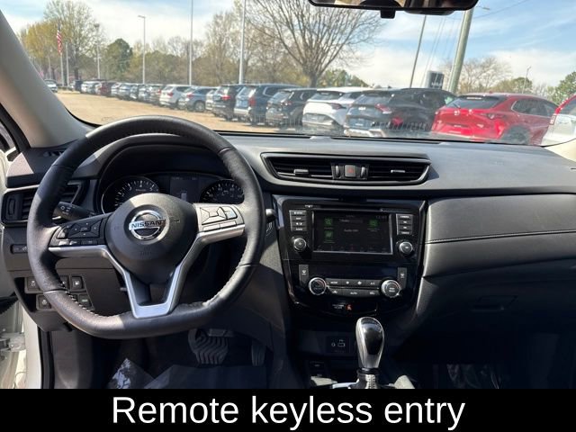 Used 2019 Nissan Rogue SV w/ Premium Package image 11