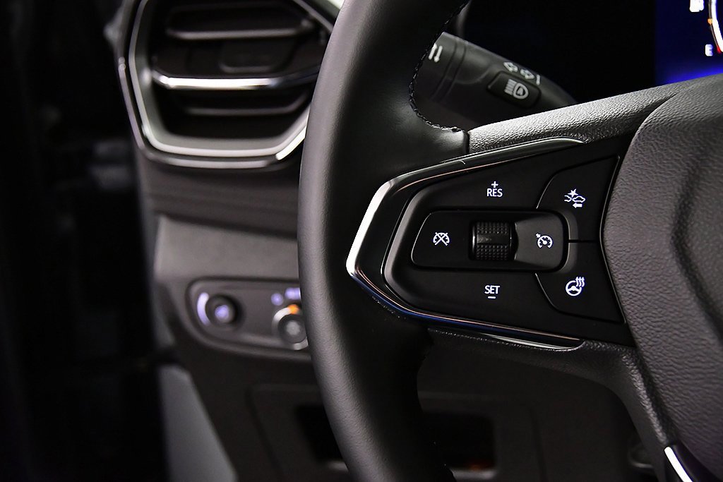 Used 2025 Chevrolet TrailBlazer LT w/ LT Cold Weather Package image 19