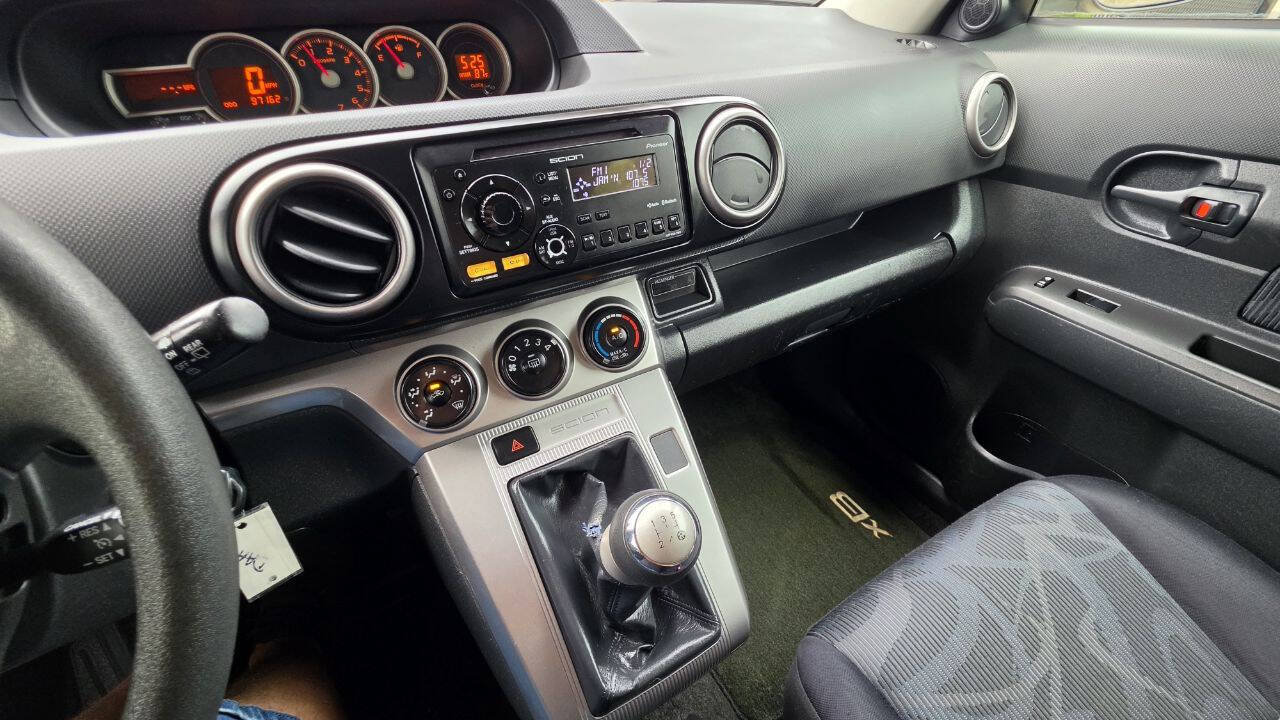 Used 2012 Scion xB FWD image 13