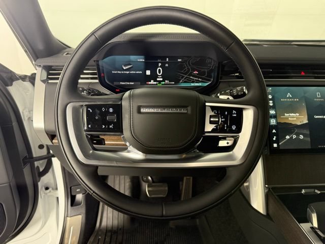 Used 2025 Land Rover Range Rover SE AWD/4WD image 16
