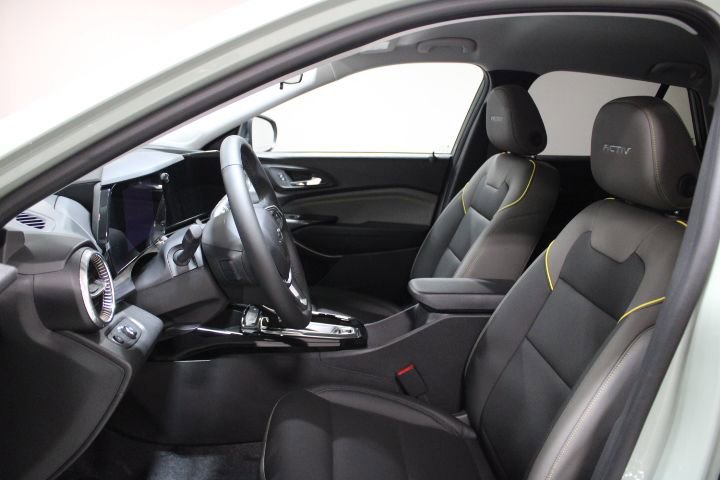 New 2026 Chevrolet Trax ACTIV w/ Driver Confidence Package FWD image 18