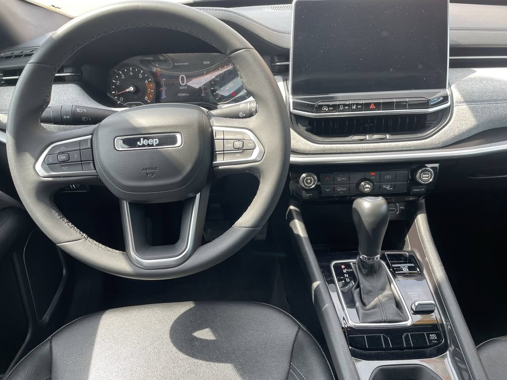 Used 2024 Jeep Compass Latitude AWD/4WD image 15