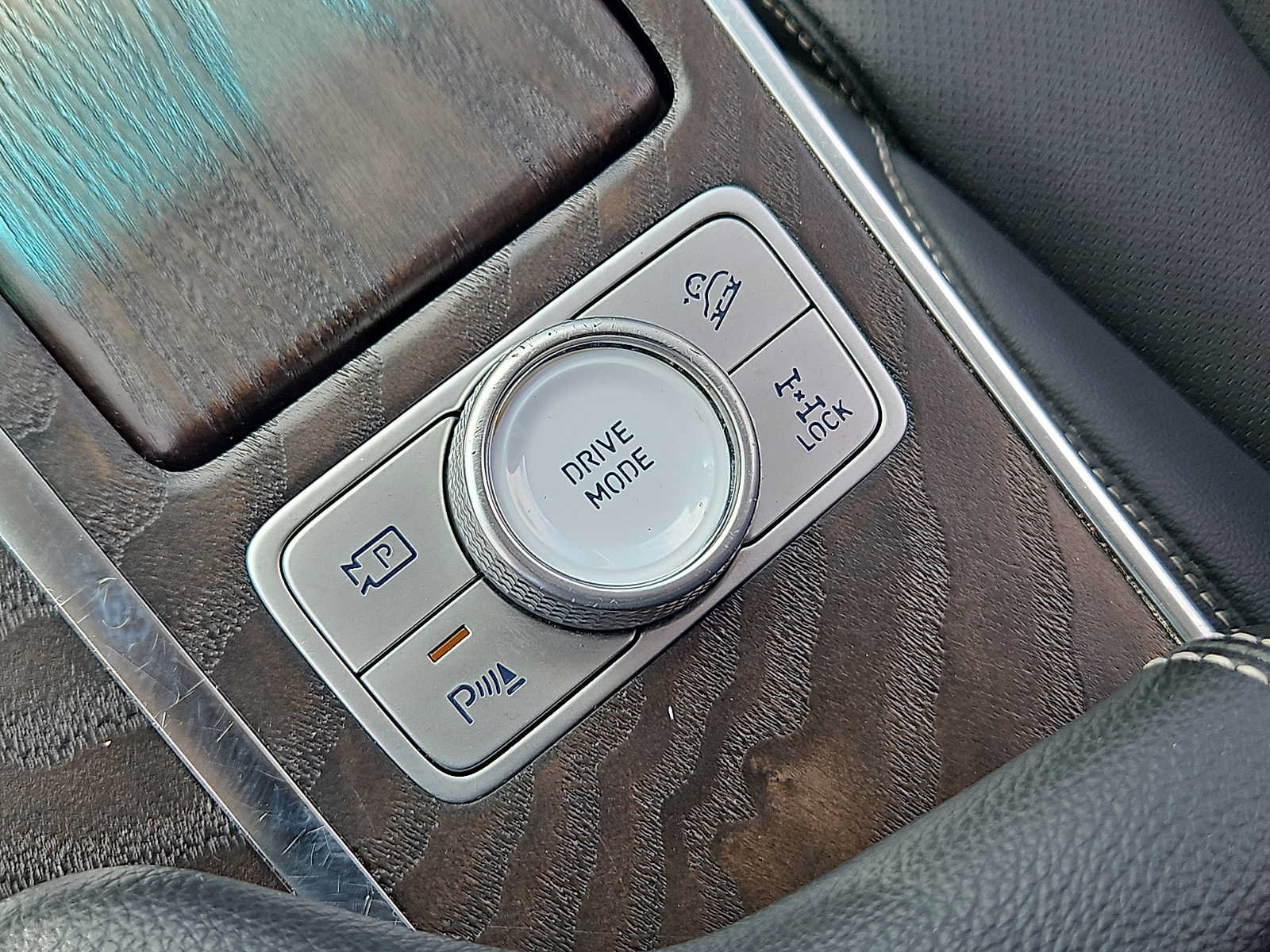 Used 2024 Genesis GV80 2.5T AWD/4WD image 24