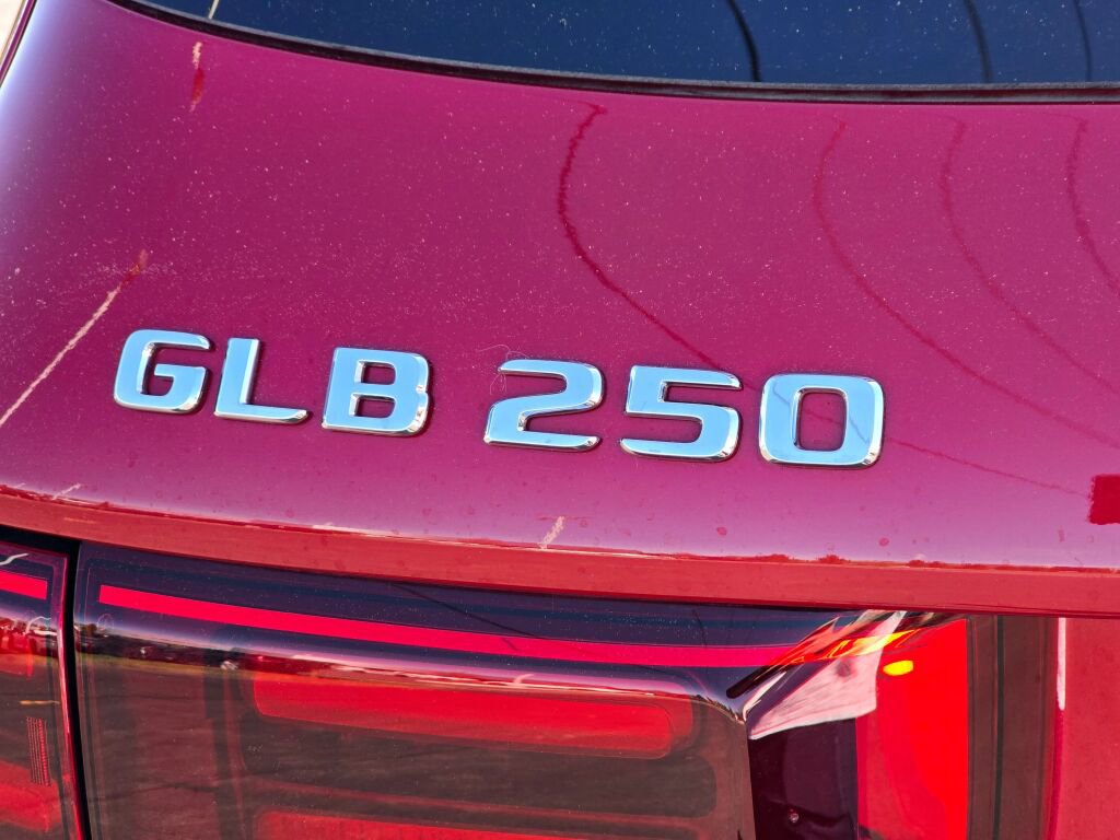 Certified 2025 Mercedes-Benz GLB 250 4MATIC image 33